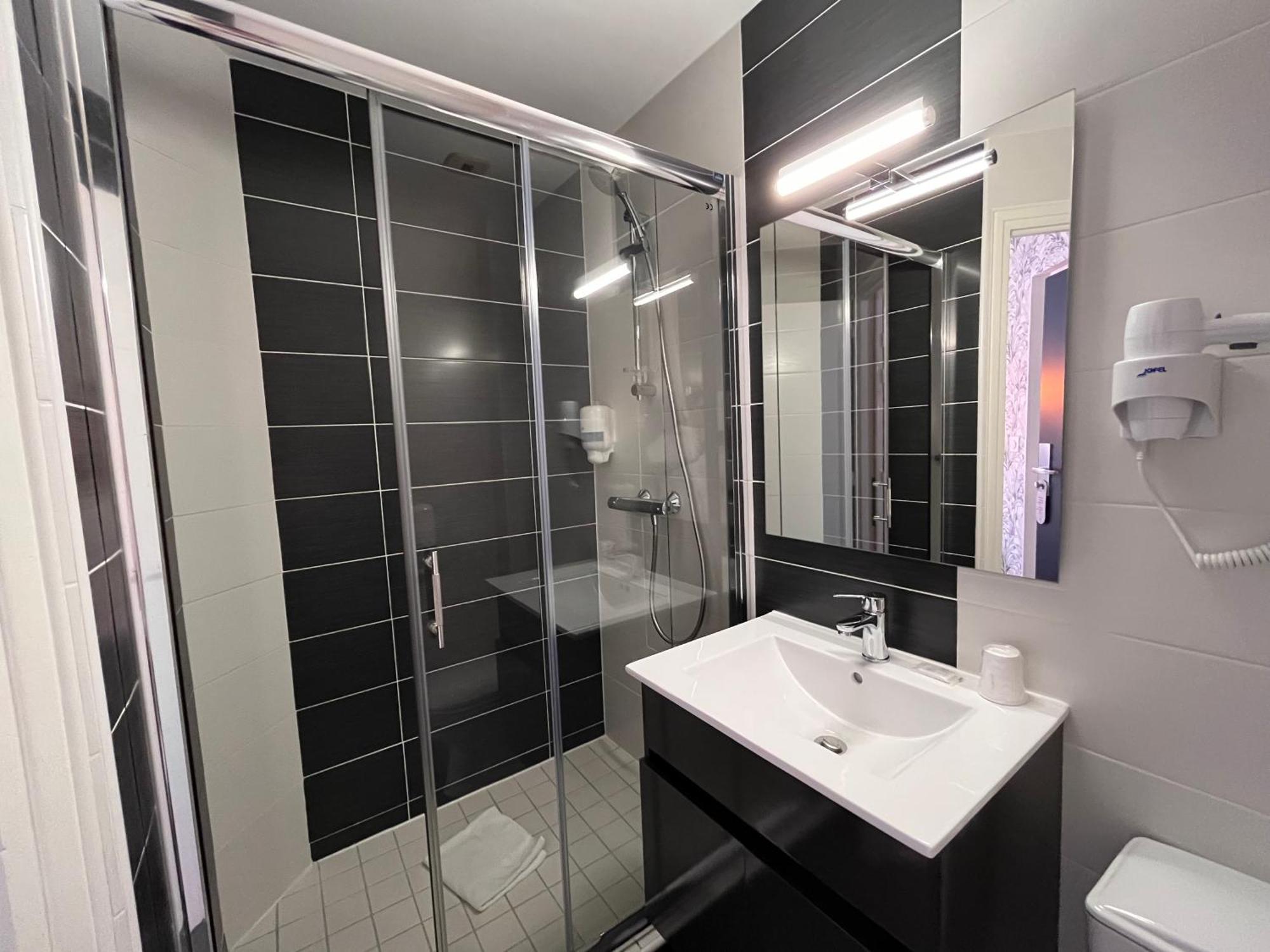 Hotel Le Keroman Lorient Esterno foto